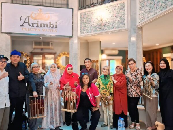 Sosial & Kemasyarakatan IKPNI (Ikatan Keluarga Pahlawan Nasional Indonesia) membentuk Group Angklung